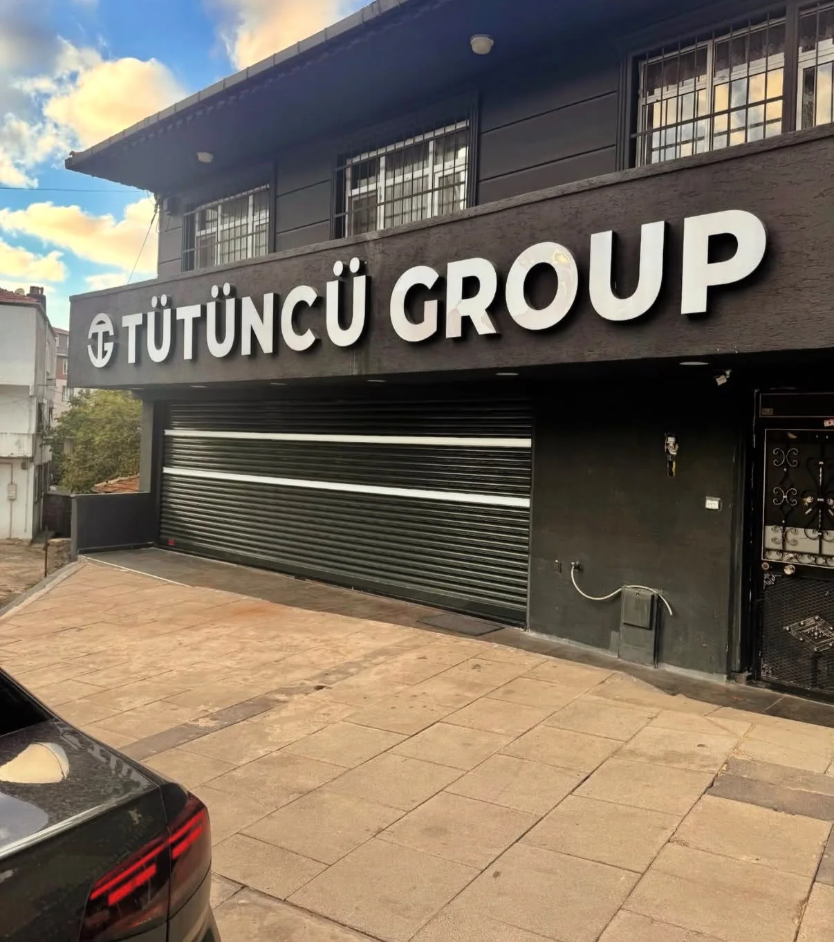 Tütüncü Group ışıksız kutu harf uygulaması
